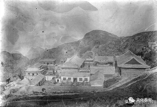 1907年的山东泰安府 泰山 曲阜县 孔庙,道观有哪些,道教符咒大全,哪里道观宫殿可以请到灵符咒?请符咒一般多少钱?请问买的道家符咒可以改变运势吗?网上买的灵符有用吗?