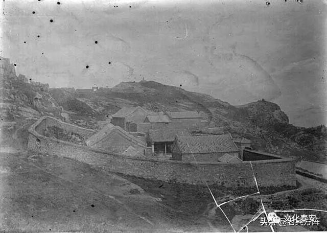 1907年的山东泰安府 泰山 曲阜县 孔庙,道观有哪些,道教符咒大全,哪里道观宫殿可以请到灵符咒?请符咒一般多少钱?请问买的道家符咒可以改变运势吗?网上买的灵符有用吗?