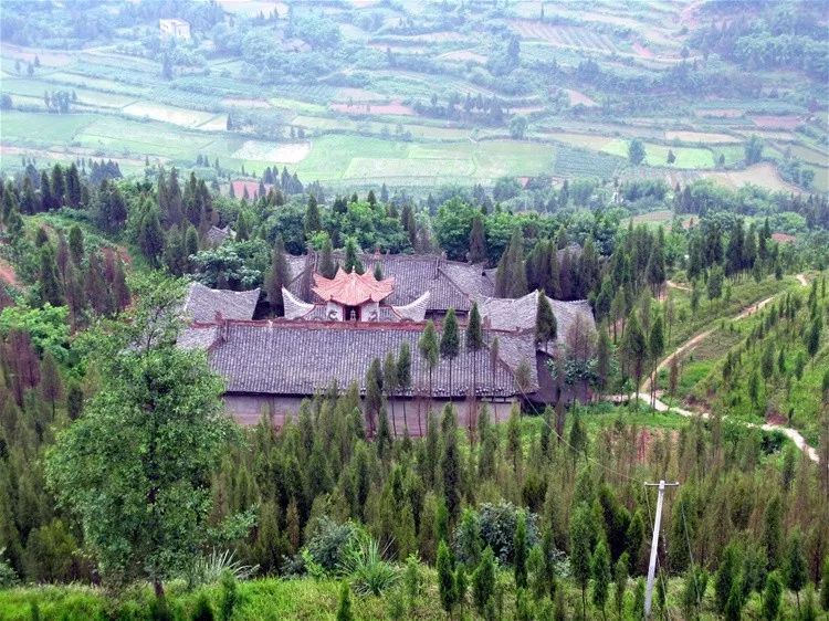 南充云台山---龙虎门,道观有哪些,道教符咒大全,哪里道观宫殿可以请到灵符咒?请符咒一般多少钱?请问买的道家符咒可以改变运势吗?网上买的灵符有用吗?