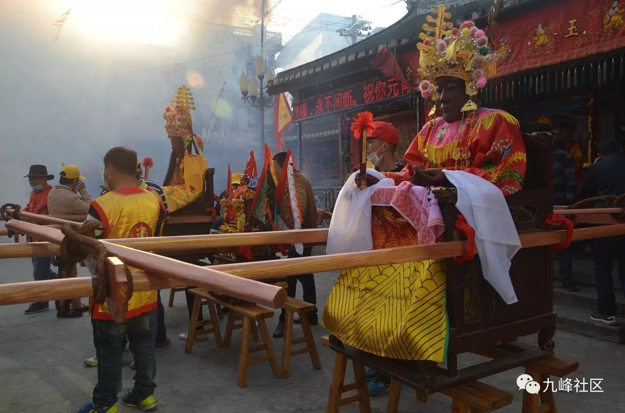 十年一大庆九峰镇：城隍尊神内宫夫人十年庆寿,城隍庙请财神,城隍殿拜什么比较灵,城隍爷什么灵验,城隍宫请太岁护身符,城隍祠请太岁符费用,灵符能请吗,有人请过道家灵符么,符咒可以请很多吗