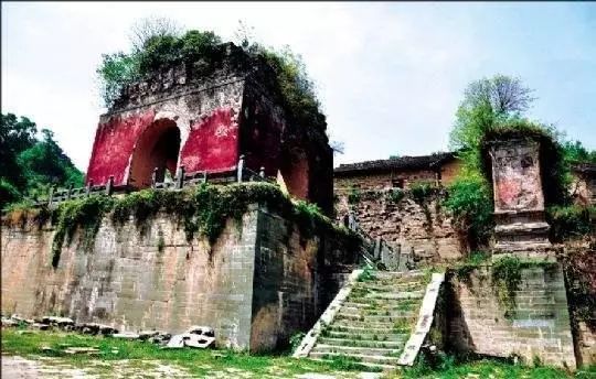 运城这座道观已成废墟，可是无意中出土的一尊“神像”竟成特级国宝,道观有哪些,道教符咒大全,哪里庙宇宫殿可以请到灵符咒?请符咒一般多少钱?请问买的道家符咒可以改变运势吗?网上买的灵符有用吗?