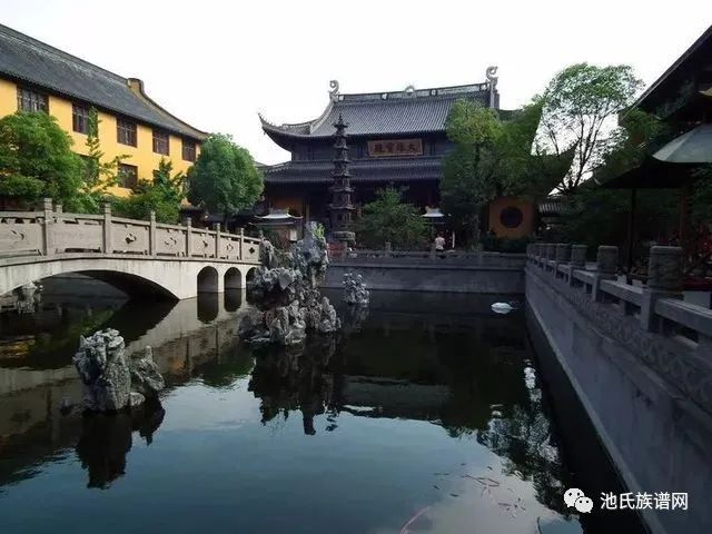 湖南邵阳池家的城隍古庙堂,城隍庙请财神,城隍殿拜什么比较灵,城隍爷什么灵验,城隍宫请太岁护身符,城隍祠请太岁符费用,灵符能请吗,有人请过道家灵符么,符咒可以请很多吗