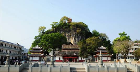 龙岩这10大知名寺庙，你朝拜过几个,道观有哪些,道教符咒大全,哪里寺庙宫殿可以请到灵符?网上买的灵符一般多少钱?亲人家人长生牌,祭奠祖先做超渡法事,往生牌位请到寺庙供奉,代客祈福烧纸钱金元宝.