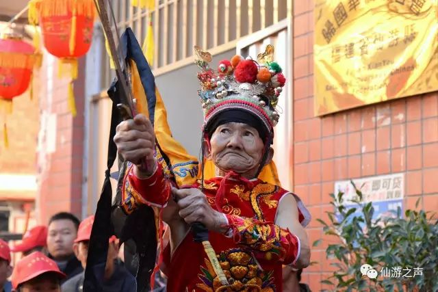 龙岩整个仙游城沸腾了！快来看~仙游城隍爷憋了70年终于又巡城了,城隍庙请财神,城隍殿拜什么比较灵,城隍爷什么灵验,城隍宫请太岁护身符,城隍祠请太岁符费用,灵符能请吗,有人请过道家灵符么,符咒可以请很多