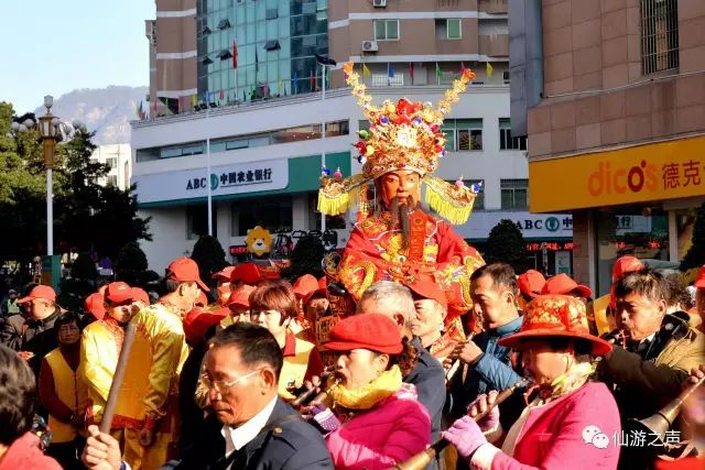 龙岩整个仙游城沸腾了！快来看~仙游城隍爷憋了70年终于又巡城了,城隍庙请财神,城隍殿拜什么比较灵,城隍爷什么灵验,城隍宫请太岁护身符,城隍祠请太岁符费用,灵符能请吗,有人请过道家灵符么,符咒可以请很多