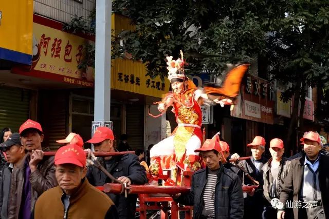 龙岩整个仙游城沸腾了！快来看~仙游城隍爷憋了70年终于又巡城了,城隍庙请财神,城隍殿拜什么比较灵,城隍爷什么灵验,城隍宫请太岁护身符,城隍祠请太岁符费用,灵符能请吗,有人请过道家灵符么,符咒可以请很多