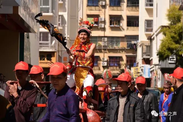 龙岩整个仙游城沸腾了！快来看~仙游城隍爷憋了70年终于又巡城了,城隍庙请财神,城隍殿拜什么比较灵,城隍爷什么灵验,城隍宫请太岁护身符,城隍祠请太岁符费用,灵符能请吗,有人请过道家灵符么,符咒可以请很多