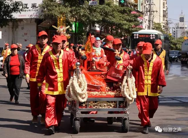 龙岩整个仙游城沸腾了！快来看~仙游城隍爷憋了70年终于又巡城了,城隍庙请财神,城隍殿拜什么比较灵,城隍爷什么灵验,城隍宫请太岁护身符,城隍祠请太岁符费用,灵符能请吗,有人请过道家灵符么,符咒可以请很多