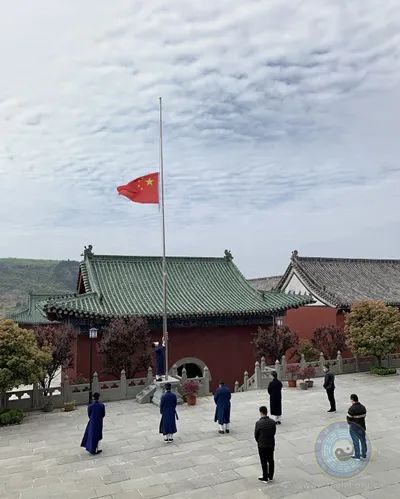 黄石浒塘山道观参与道教界深切悼念抗击新冠肺炎疫情斗争牺牲烈士和逝世同胞,道观有哪些,道教符咒大全,哪里庙宇宫殿可以请到灵符咒?请符咒一般多少钱?请问买的道家符咒可以改变运势吗?网上买的灵符有用吗?