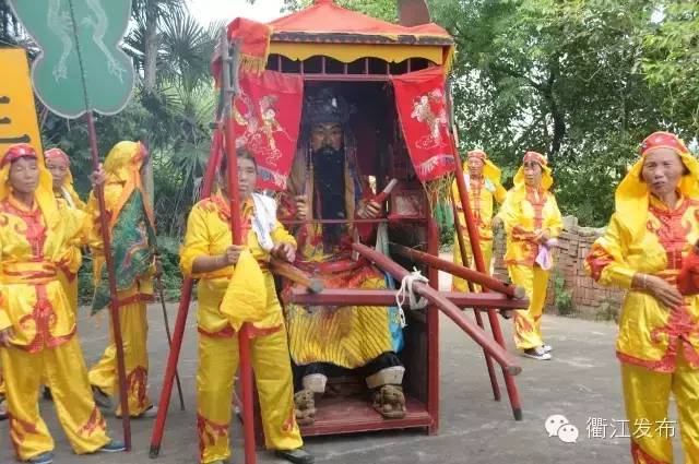 衢州一座城池俩城隍；每逢农历六月初一来出巡,城隍庙请财神,城隍殿拜什么比较灵,城隍爷什么灵验,城隍宫请太岁护身符,城隍祠请太岁符费用,灵符能请吗,有人请过道家灵符么,符咒可以请很多吗