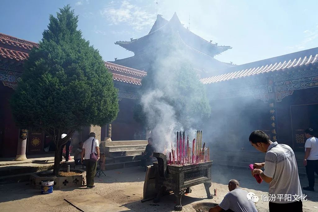 山西临汾：吕梁山深处也有一座虎头山,道观有哪些,道教符咒大全,哪里庙宇宫殿可以请到灵符咒?请符咒一般多少钱?请问买的道家符咒可以改变运势吗?网上买的灵符有用吗?