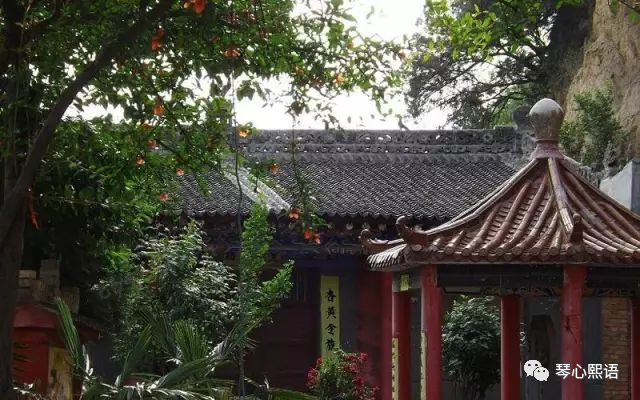 宝鸡贾村塬下的武城山道观,道观有哪些,道教符咒大全,哪里寺庙宫殿可以请到灵符?网上买的灵符一般多少钱?符咒可以改变运势吗?亲人家人长生牌,祭奠祖先做超渡法事,往生牌位请到寺庙供奉,代客祈福烧纸钱金元宝