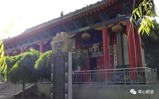 宝鸡贾村塬下的武城山道观,道观有哪些,道教符咒大全,哪里寺庙宫殿可以请到灵符?网上买的灵符一般多少钱?符咒可以改变运势吗?亲人家人长生牌,祭奠祖先做超渡法事,往生牌位请到寺庙供奉,代客祈福烧纸钱金元宝