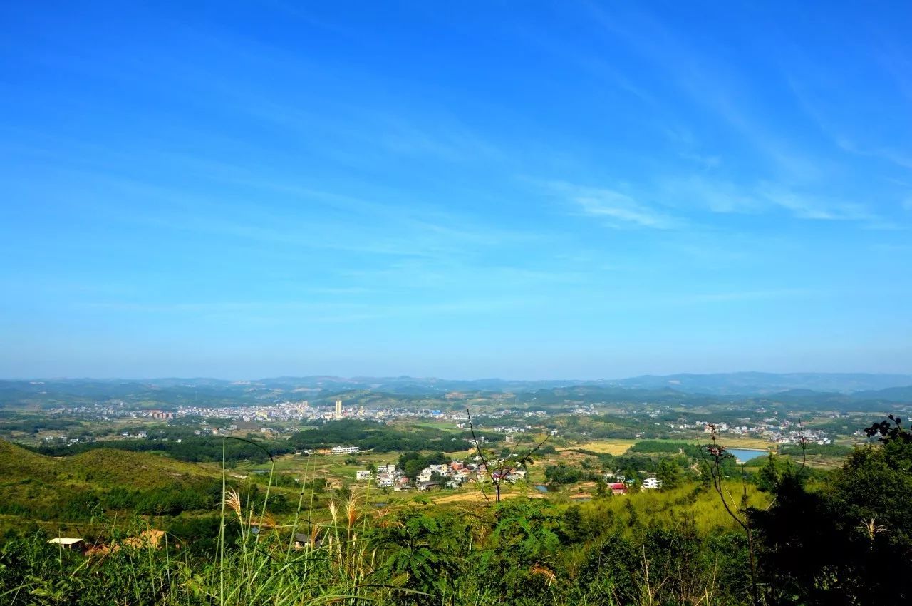 永州五峰铺高霞山道观风景、道观与诸多故事,道观有哪些,道教符咒大全,哪里寺庙宫殿可以请到灵符?网上买的灵符一般多少钱?亲人家人长生牌,祭奠祖先做超渡法事,往生牌位请到寺庙供奉,代客祈福烧纸钱金元宝.