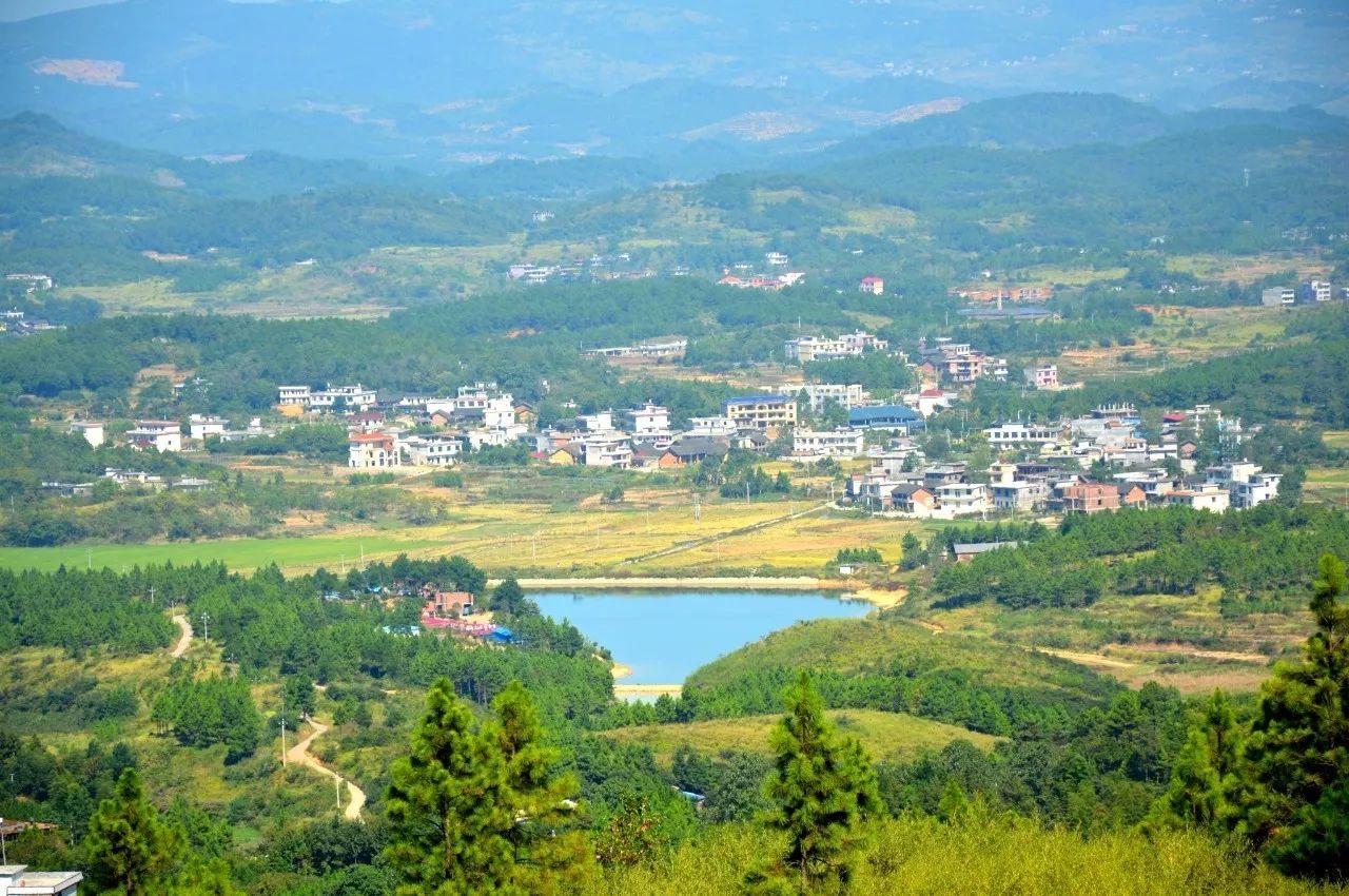 永州五峰铺高霞山道观风景、道观与诸多故事,道观有哪些,道教符咒大全,哪里寺庙宫殿可以请到灵符?网上买的灵符一般多少钱?亲人家人长生牌,祭奠祖先做超渡法事,往生牌位请到寺庙供奉,代客祈福烧纸钱金元宝.