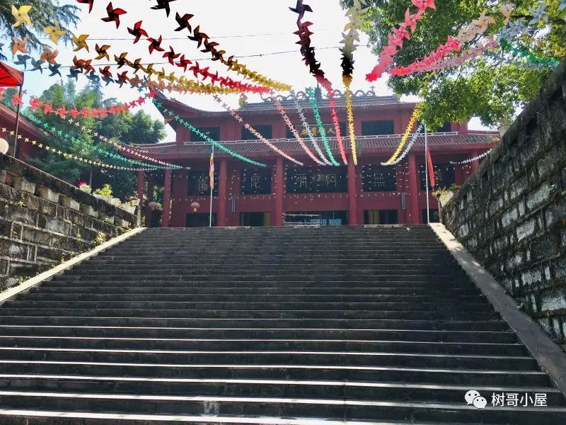 乐山牛华的城隍寺庙,城隍庙请财神,城隍殿拜什么比较灵,城隍爷什么灵验,城隍宫请太岁护身符,城隍祠请太岁符费用,灵符能请吗,有人请过道家灵符么,符咒可以请很多吗