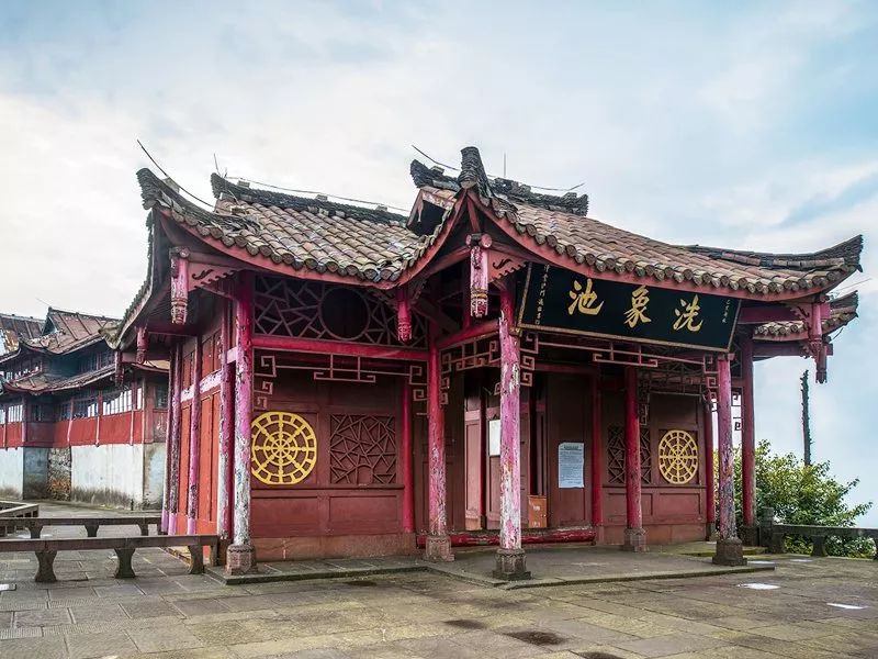 乐山人你知道几个乐山祈福寺庙,寺庙排行榜,供灯祈愿网上代供灯,代烧纸钱,代祭祖,替人供祈福牌,代挂祈福丝带任务,道观里供养牌位,寺庙牌位销售,寺院的长生牌位,佛教往生牌位.