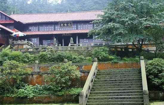 乐山人你知道几个乐山祈福寺庙,寺庙排行榜,供灯祈愿网上代供灯,代烧纸钱,代祭祖,替人供祈福牌,代挂祈福丝带任务,道观里供养牌位,寺庙牌位销售,寺院的长生牌位,佛教往生牌位.