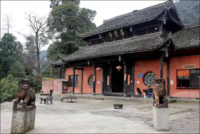 乐山 峨眉寺庙善觉寺,寺庙排行榜,佛教符咒大全,网上代供灯祭祖祈愿,道教财神庙代烧纸钱,替人供祈福牌,代挂祈福丝带任务,道观寺院里供养牌位,城隍殿长生往生牌位销售.