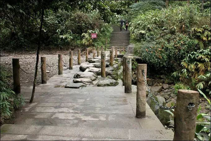 乐山 峨眉寺庙善觉寺,寺庙排行榜,佛教符咒大全,网上代供灯祭祖祈愿,道教财神庙代烧纸钱,替人供祈福牌,代挂祈福丝带任务,道观寺院里供养牌位,城隍殿长生往生牌位销售.