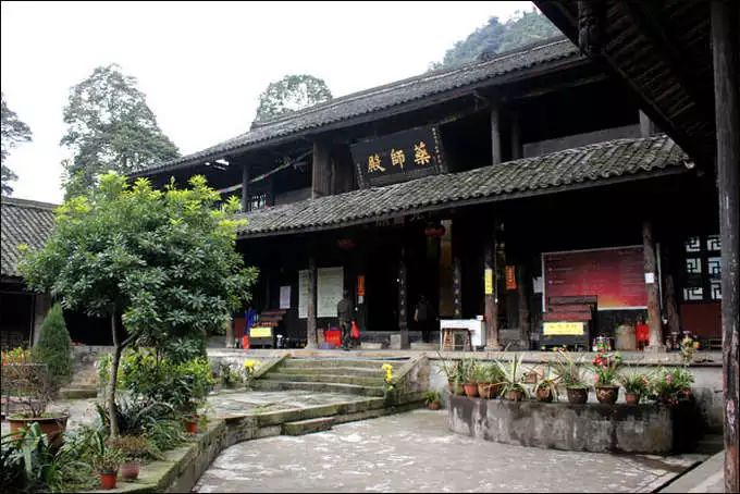 乐山 峨眉寺庙善觉寺,寺庙排行榜,佛教符咒大全,网上代供灯祭祖祈愿,道教财神庙代烧纸钱,替人供祈福牌,代挂祈福丝带任务,道观寺院里供养牌位,城隍殿长生往生牌位销售.