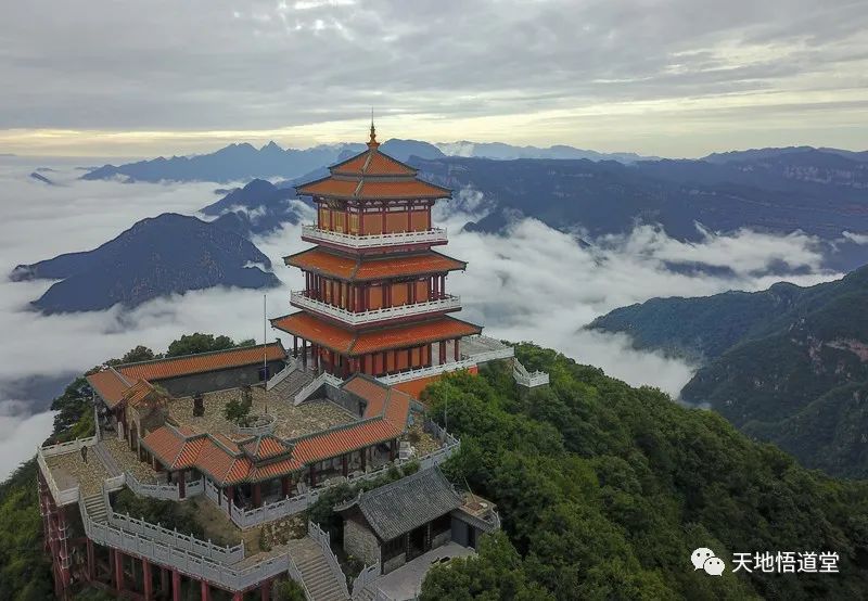 中国道教道观名山宫观大全,道观有哪些,道教符咒大全,哪里寺庙宫殿可以请到灵符?网上买的灵符一般多少钱?亲人家人长生牌,祭奠祖先做超渡法事,往生牌位请到寺庙供奉,代客祈福烧纸钱金元宝.