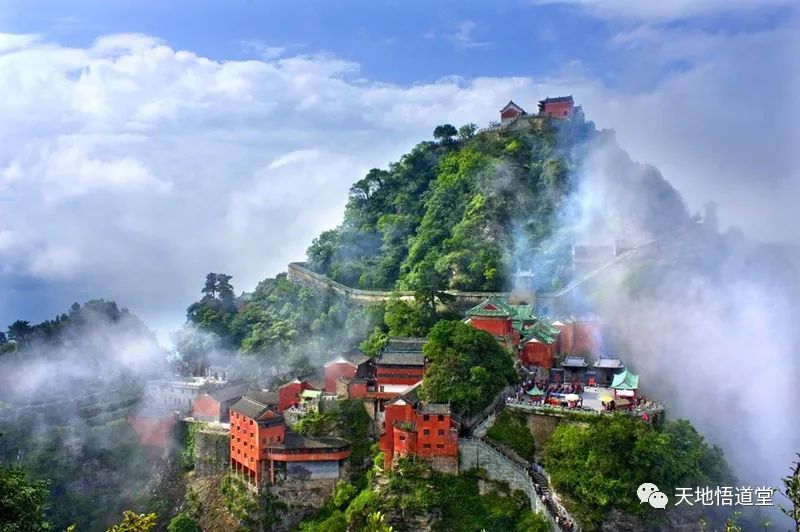 中国道教道观名山宫观大全,道观有哪些,道教符咒大全,哪里寺庙宫殿可以请到灵符?网上买的灵符一般多少钱?亲人家人长生牌,祭奠祖先做超渡法事,往生牌位请到寺庙供奉,代客祈福烧纸钱金元宝.