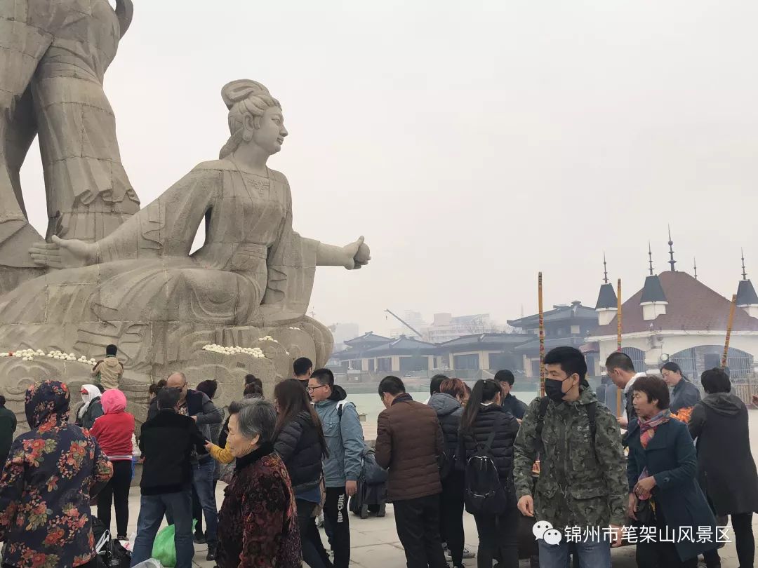 锦州笔架山的三清阁,道观有哪些,道教符咒大全,哪里寺庙宫殿可以请到灵符?网上买的灵符一般多少钱?符咒可以改变运势吗?亲人家人长生牌,祭奠祖先做超渡法事,往生牌位请到寺庙供奉,代客祈福烧纸钱金元宝.