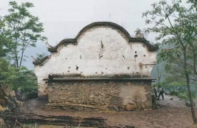 恩施的寺庙石柱观王爷庙地藏殿白衣庵石龙寺岩庙,道观有哪些,道教符咒大全,道观香火香油钱捐款的功德好处,做超度法事,哪里庙宇宫殿可以请到灵符?请符咒一般多少钱?请问买的道家符咒可以改变运势吗?网上买的灵