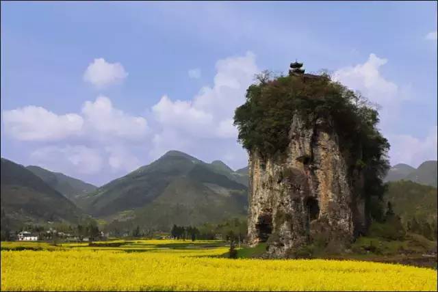 恩施的寺庙石柱观王爷庙地藏殿白衣庵石龙寺岩庙,道观有哪些,道教符咒大全,道观香火香油钱捐款的功德好处,做超度法事,哪里庙宇宫殿可以请到灵符?请符咒一般多少钱?请问买的道家符咒可以改变运势吗?网上买的灵