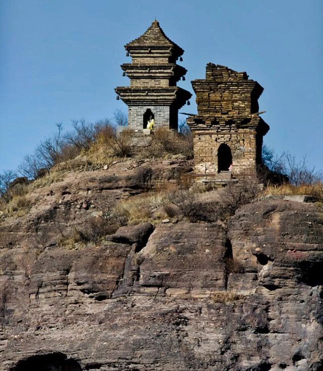 10座悬崖上的寺庙道观宫殿,道观有哪些,道教符咒大全,香火香油钱捐款的功德好处,做超度法事,哪里庙宇宫殿可以请到灵符?请符咒一般多少钱?请问买的道家符咒可以改变运势吗?网上买的灵符有用吗?