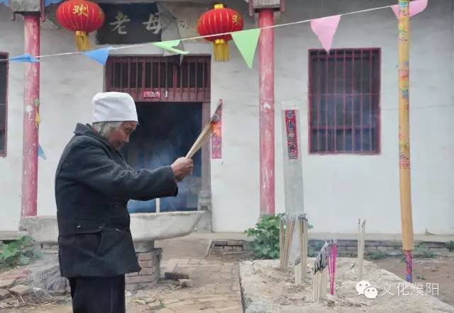 河南濮阳县龙堤庙古庙会,道观有哪些,道教符咒大全,香火香油钱捐款的功德好处,做超度法事,哪里庙宇宫殿可以请到灵符?请符咒一般多少钱?请问买的道家符咒可以改变运势吗?网上买的灵符有用吗?