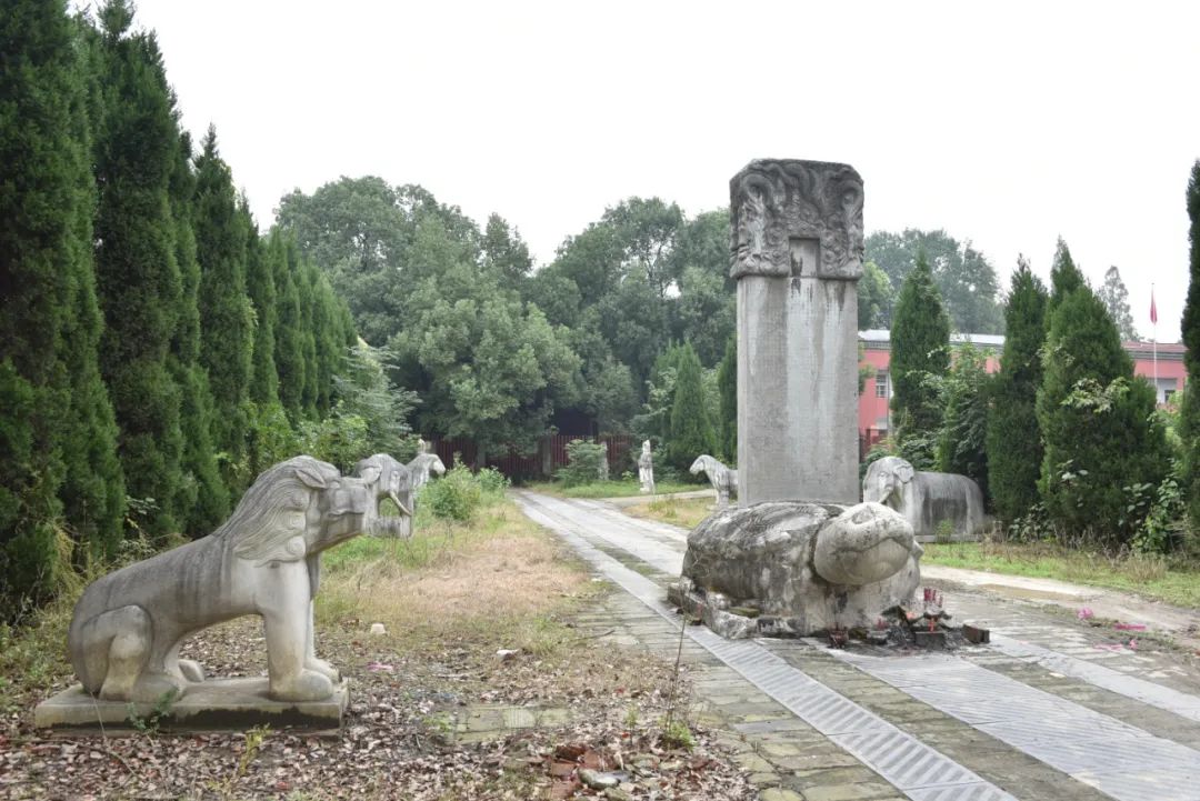 平地起仙山的荆州开元观、玄妙观和太晖观三观,道观有哪些,道教符咒大全,香火香油钱捐款的功德好处,做超度法事,哪里庙宇宫殿可以请到灵符?请符咒一般多少钱?请问买的道家符咒可以改变运势吗?网上买的灵符有用