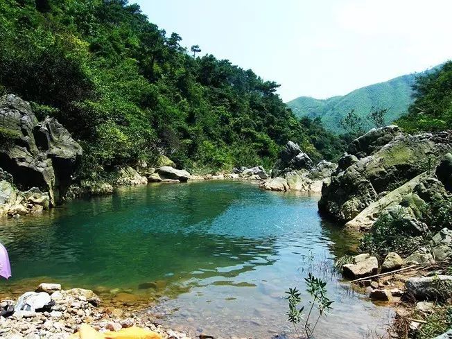 广东清远紫笔架山云观银盏温泉游笔架山神泉水观翠云洞,道观有哪些,道教符咒大全,香火香油钱捐款的功德好处,做超度法事,哪里庙宇宫殿可以请到灵符?请符咒一般多少钱?请问买的道家符咒可以改变运势吗?网上买的