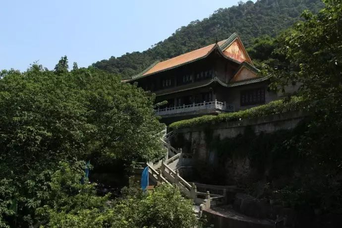 广东清远紫笔架山云观银盏温泉游笔架山神泉水观翠云洞,道观有哪些,道教符咒大全,香火香油钱捐款的功德好处,做超度法事,哪里庙宇宫殿可以请到灵符?请符咒一般多少钱?请问买的道家符咒可以改变运势吗?网上买的