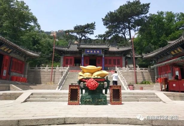 辽宁省鞍山市千山景区财神殿,城隍庙请财神,城隍庙捐功德多少钱合适?城隍殿拜什么比较灵,城隍爷什么灵验,城隍宫请太岁护身符,城隍祠请太岁符费用,灵符能请吗,有人请过道家灵符么,符咒可以请很多吗