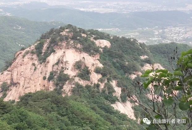 辽宁省鞍山市千山景区财神殿,城隍庙请财神,城隍庙捐功德多少钱合适?城隍殿拜什么比较灵,城隍爷什么灵验,城隍宫请太岁护身符,城隍祠请太岁符费用,灵符能请吗,有人请过道家灵符么,符咒可以请很多吗