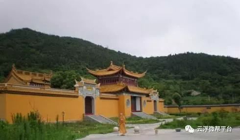 云浮香火最旺的10大寺庙道观  符咒批发 道教符咒 茅山符咒 符咒灵符 害人方法108种 十大害人符咒 害人法术大全 惩罚恶人的咒语 法事 超度法事 法事道场 手绘符 手绘灵符 道家招财符咒 网上祭奠 网上祭拜 在线许愿网 网上拜财神 代烧香 代烧香祈福 第5张