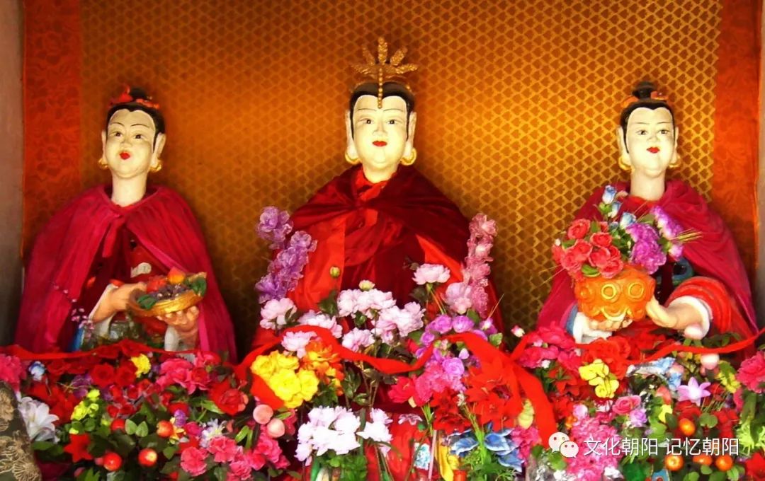  朝阳寺庙 桃花吐·桃花山道观 符咒批发 道教符咒 茅山符咒 符咒灵符 害人方法108种 十大害人符咒 害人法术大全 惩罚恶人的咒语 法事 超度法事 法事道场 手绘符 手绘灵符 道家招财符咒 网上祭奠 网上祭拜 在线许愿网 网上拜财神 代烧香 代烧香祈福 第8张