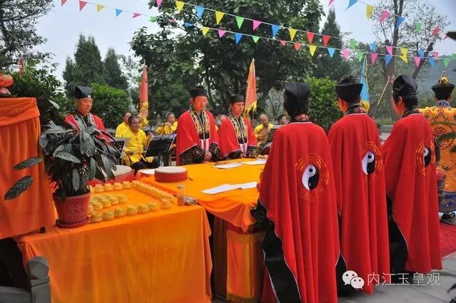 中国内江市玉皇观道观简介  符咒批发 道教符咒 茅山符咒 符咒灵符 害人方法108种 十大害人符咒 害人法术大全 惩罚恶人的咒语 法事 超度法事 法事道场 手绘符 手绘灵符 道家招财符咒 网上祭奠 网上祭拜 在线许愿网 网上拜财神 代烧香 代烧香祈福 第18张