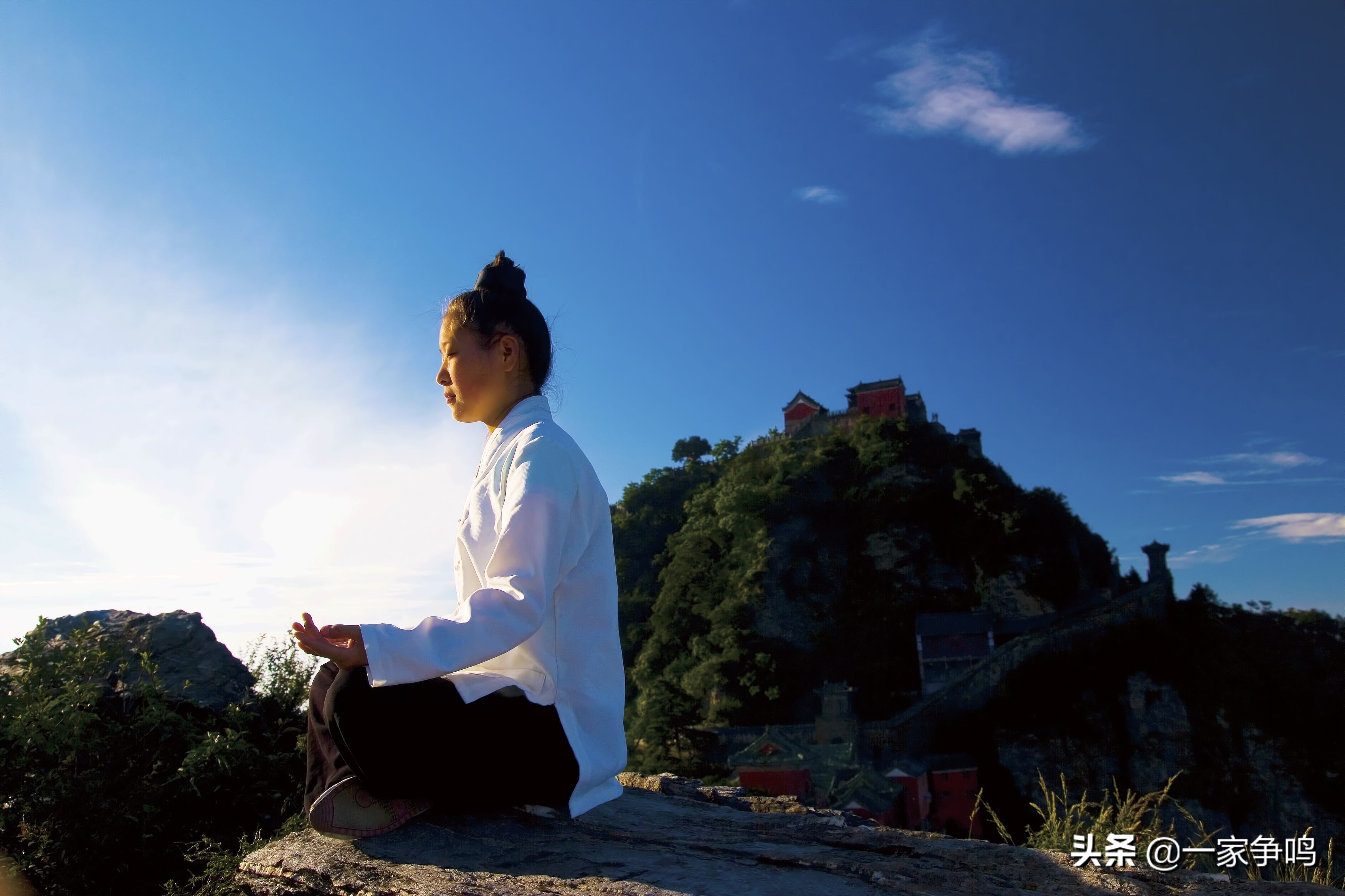 何为“气”，如何“练气”，听听道家怎么说  符咒批发 道教符咒 茅山符咒 符咒灵符 害人方法108种 十大害人符咒 害人法术大全 惩罚恶人的咒语 法事 超度法事 法事道场 手绘符 手绘灵符 道家招财符咒 网上祭奠 网上祭拜 在线许愿网 网上拜财神 代烧香 代烧香祈福 第3张