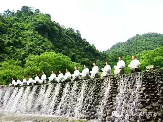 道教气功的练习方法  符咒批发 道教符咒 茅山符咒 符咒灵符 害人方法108种 十大害人符咒 害人法术大全 惩罚恶人的咒语 法事 超度法事 法事道场 手绘符 手绘灵符 道家招财符咒 网上祭奠 网上祭拜 在线许愿网 网上拜财神 代烧香 代烧香祈福 第1张