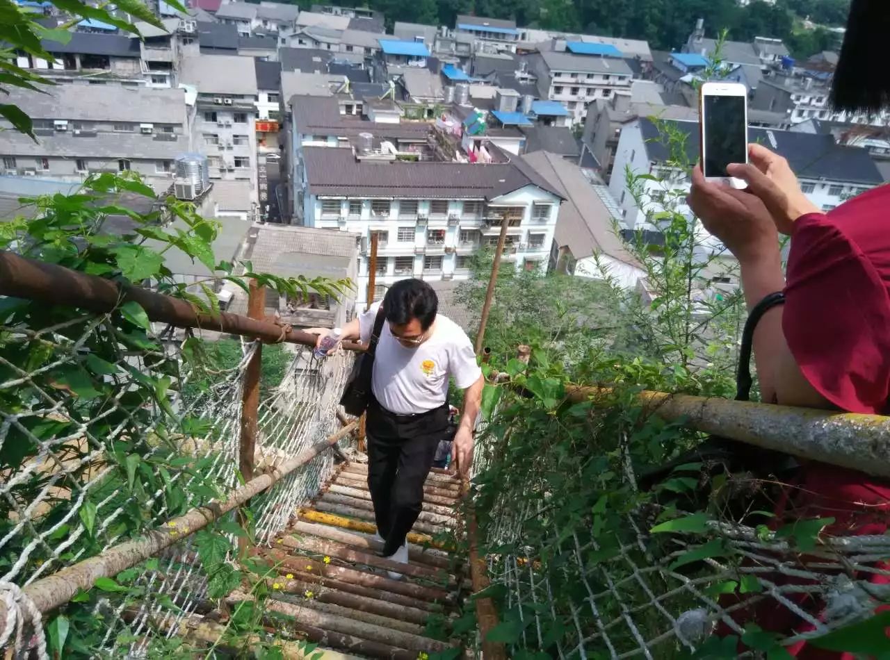 张家界紫霞观道观  符咒批发 道教符咒 茅山符咒 符咒灵符 害人方法108种 十大害人符咒 害人法术大全 惩罚恶人的咒语 法事 超度法事 法事道场 手绘符 手绘灵符 道家招财符咒 网上祭奠 网上祭拜 在线许愿网 网上拜财神 代烧香 代烧香祈福 第7张