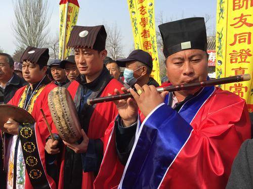 银川市灵武今日为何如此热闹，原来是“隍爷”来了,道观有哪些,道教符咒大全,哪里道观宫殿可以请到灵符咒?网上买的灵符一般多少钱?符咒可以改变运势吗?亲人家人长生牌,祭奠祖先做超渡法事,亡人往生牌位请到寺