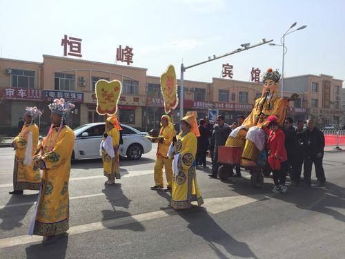 银川市灵武今日为何如此热闹，原来是“隍爷”来了,道观有哪些,道教符咒大全,哪里道观宫殿可以请到灵符咒?网上买的灵符一般多少钱?符咒可以改变运势吗?亲人家人长生牌,祭奠祖先做超渡法事,亡人往生牌位请到寺