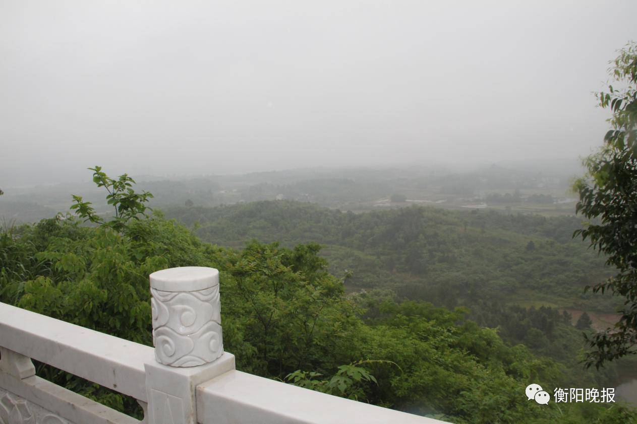 衡阳雁湖之南衡阳村落中的千年古庙小南岳,道观有哪些可以请到灵符,道教符咒大全,网上买的灵符一般多少钱?可以改变运势吗?祭奠祖先做超渡法事,亲人长生往生牌位请到寺庙供奉,代客祈福烧纸钱金元宝.