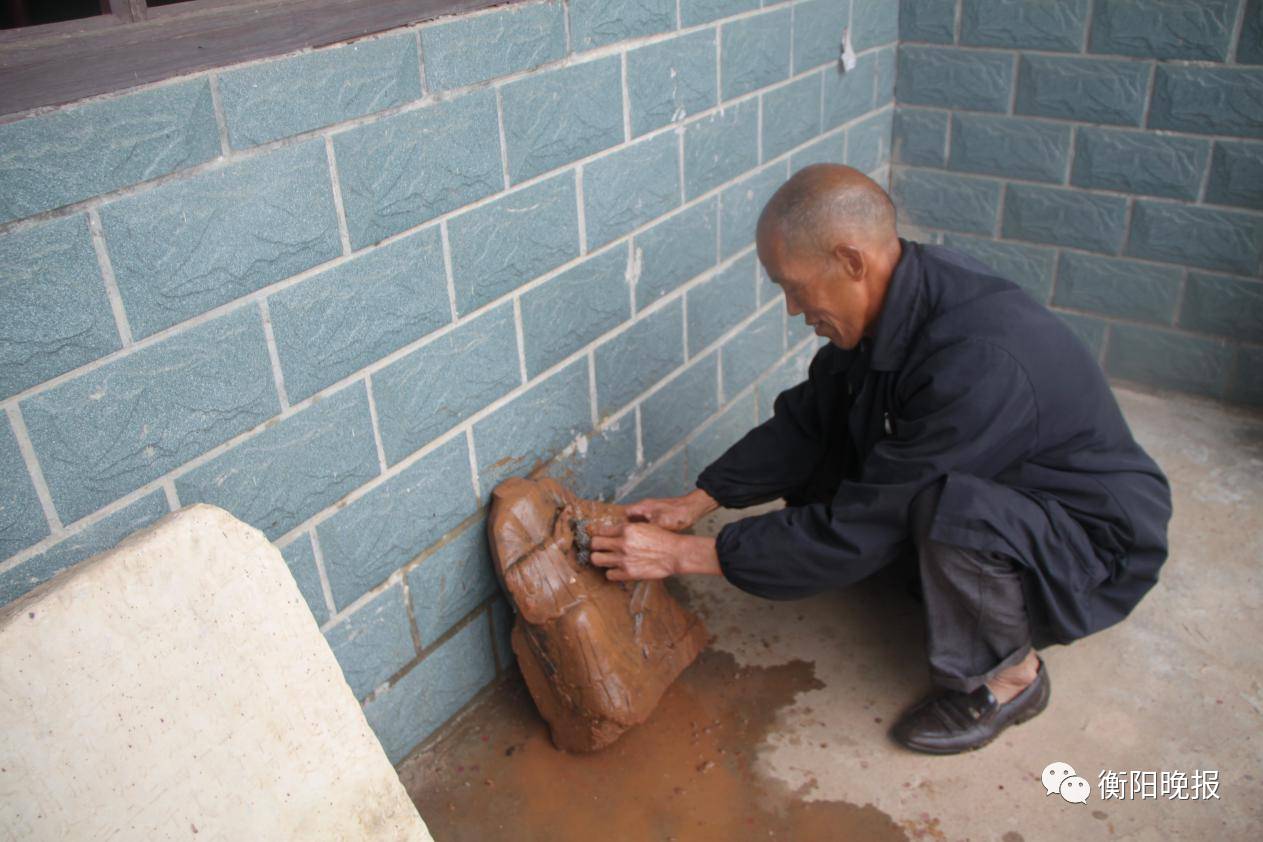 衡阳雁湖之南衡阳村落中的千年古庙小南岳,道观有哪些可以请到灵符,道教符咒大全,网上买的灵符一般多少钱?可以改变运势吗?祭奠祖先做超渡法事,亲人长生往生牌位请到寺庙供奉,代客祈福烧纸钱金元宝.