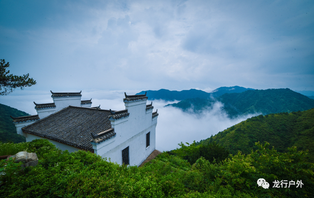 江西上饶“最低调”的道教仙山葛仙山道观,道观有哪些可以请到灵符,道教符咒大全,网上买的灵符一般多少钱?可以改变运势吗?祭奠祖先做超渡法事,亲人长生往生牌位请到寺庙供奉,代客祈福烧纸钱金元宝.