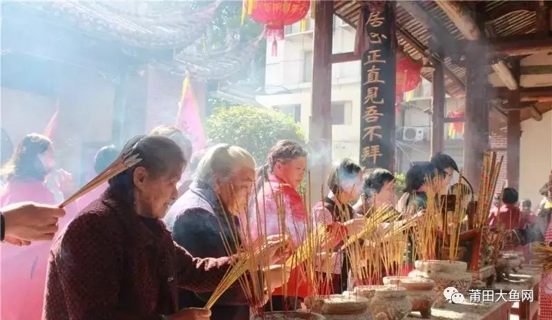 莆田兴化府城隍庙,城隍庙请财神,城隍庙拜什么比较灵,城隍爷什么灵验,城隍庙请太岁护身符,城隍庙请太岁符费用,灵符能请吗,有人请过道家灵符么,灵符可以请很多吗