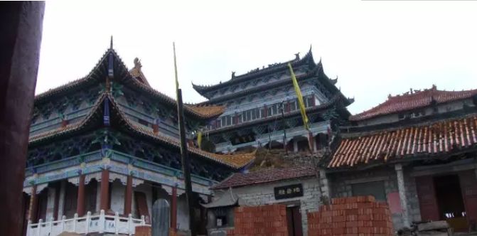 南阳镇平县北顶祖师庙之谜,道观有哪些,道教符咒大全,哪里寺庙宫殿可以请到灵符?网上买的灵符一般多少钱?亲人家人长生牌,祭奠祖先做超渡法事,往生牌位请到寺庙供奉,代客祈福烧纸钱金元宝.